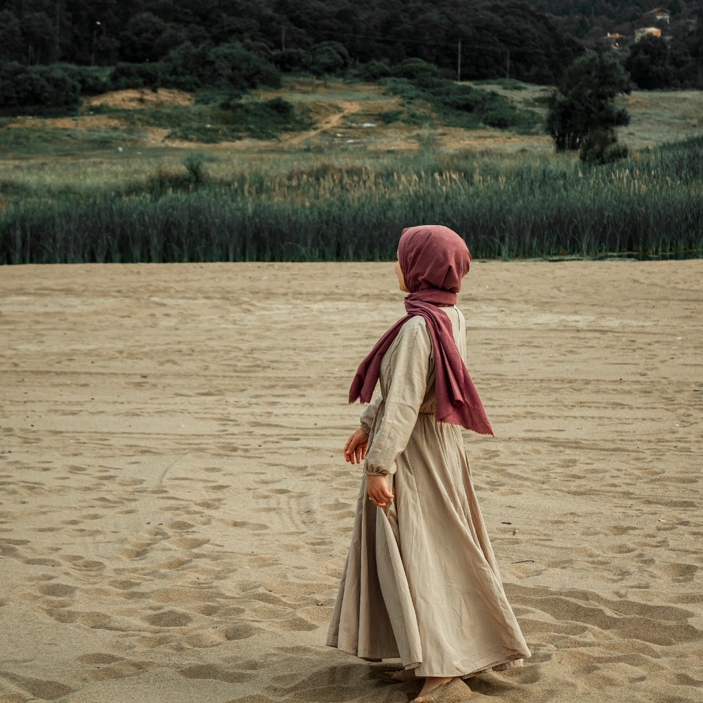 Hijab, Hair, and Healthy Growth: Embracing Beauty Beneath the Scarf